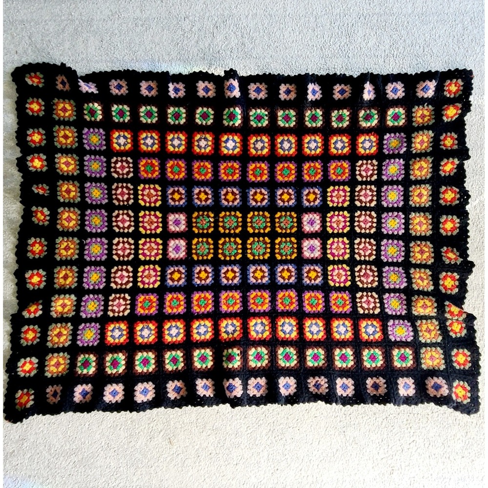 Vintage Crocheted Granny Square Afghan Throw Blanket Ruffled Edge 3x4 BOHO